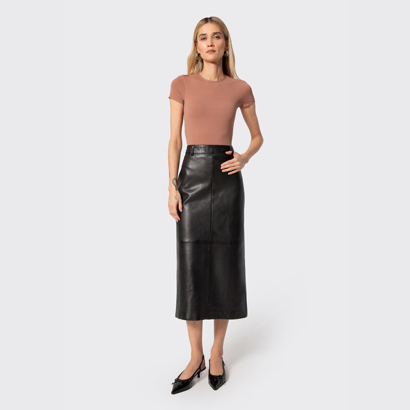 Długa ołówkowa spódnica ze skóry naturalnej czarna 29-09-403-1